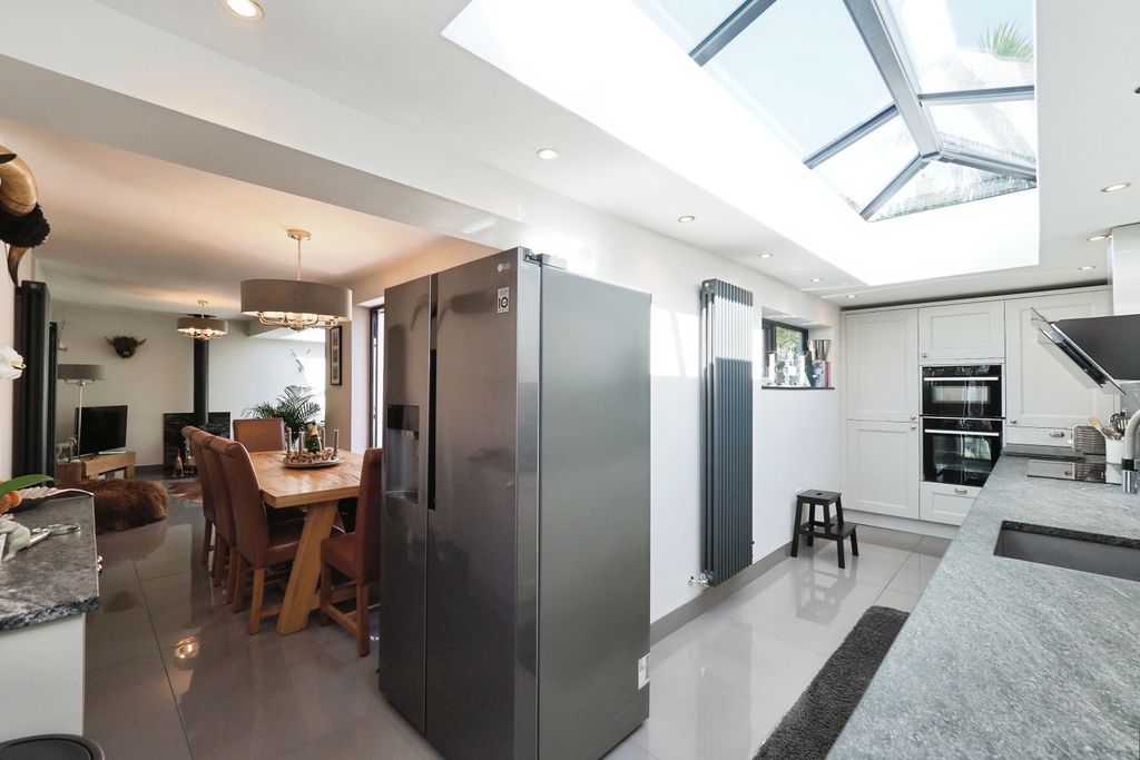 Property photo 3 of 20 Img_2983