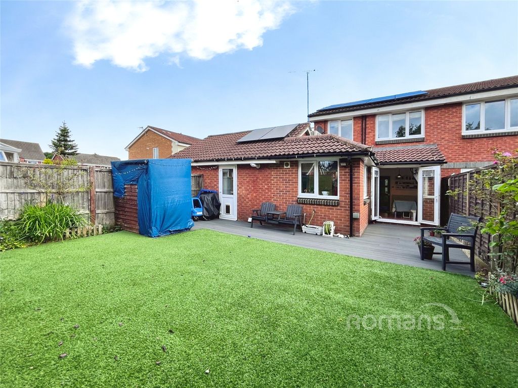 Property photo 3 of 18 Picture No. 01