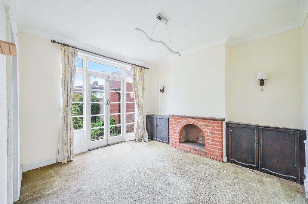 Property photo 3 of 12