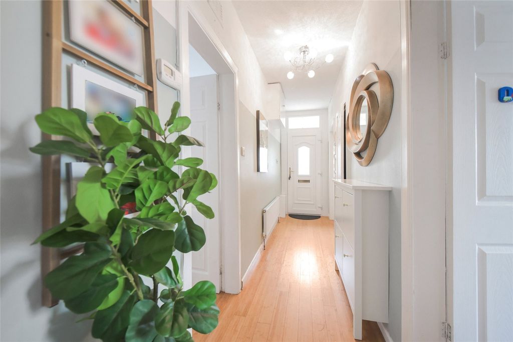 Property photo 3 of 17 Hall