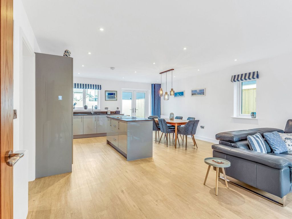 Property photo 3 of 40