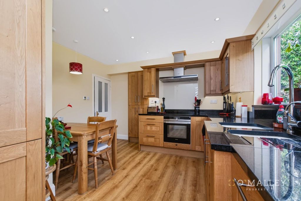 Property photo 3 of 37 Kitchen