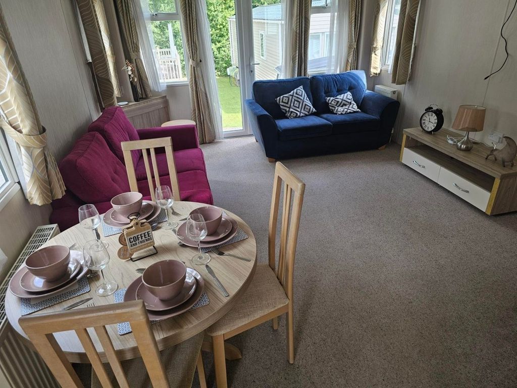 Property photo 1 of 7 - Willerby Granada Fd For Sale