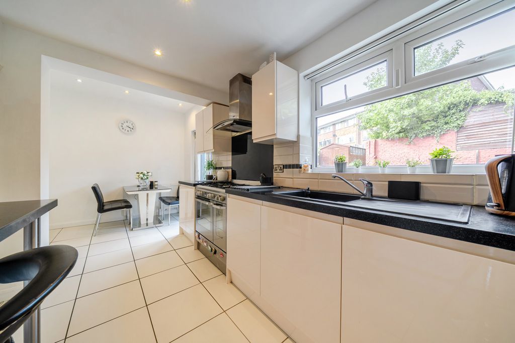 Property photo 3 of 21 1513134-22-6A91Ae...