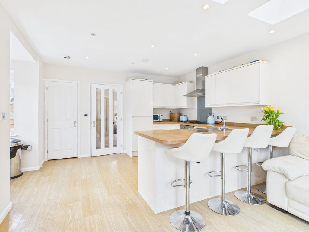 Property photo 2 of 16 Kitchen Dining Room