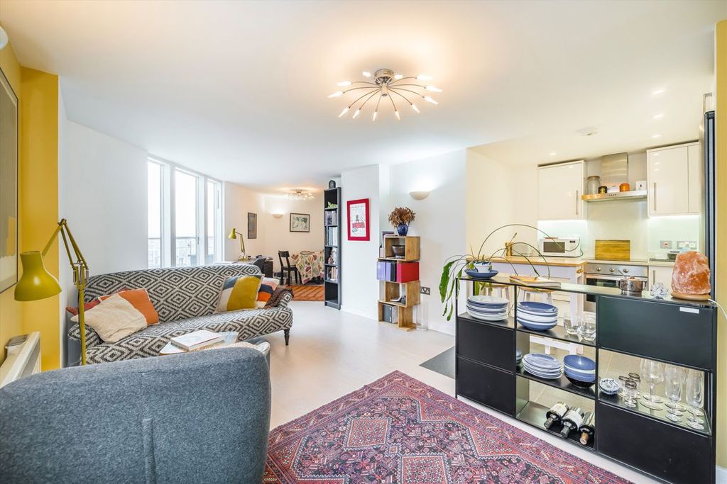 Property photo 2 of 9