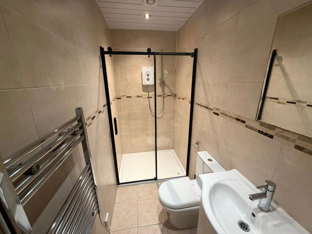 Property photo 3 of 4 Bathroom