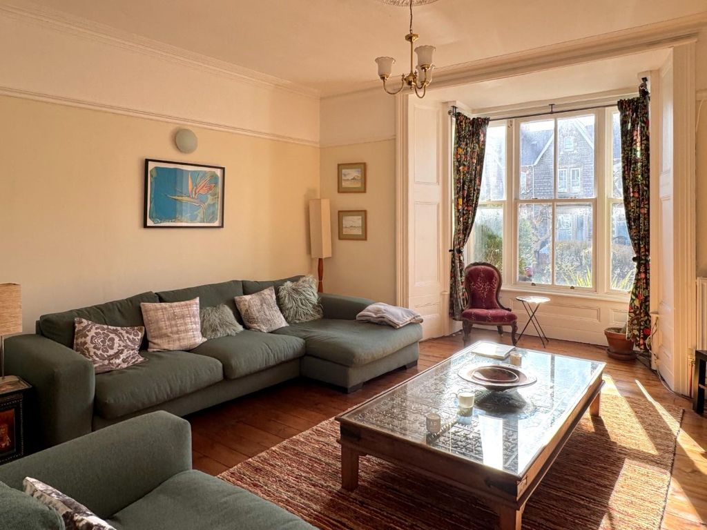 Property photo 3 of 25 Lounge/Dining Room