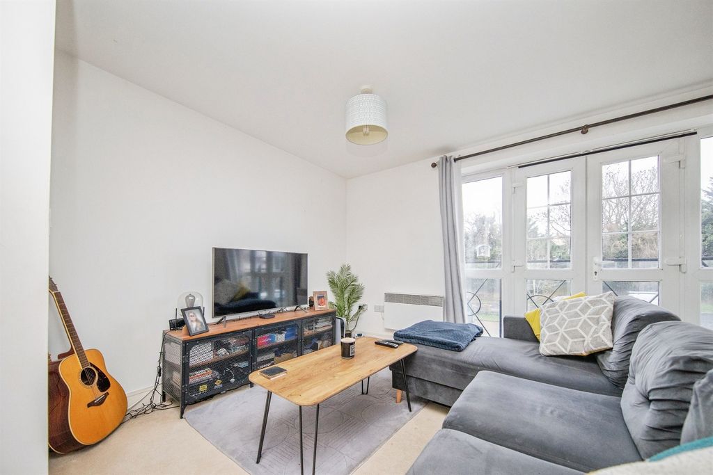 Property photo 2 of 13