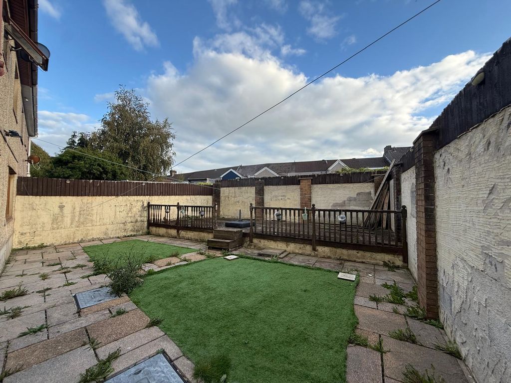 Property photo 2 of 21