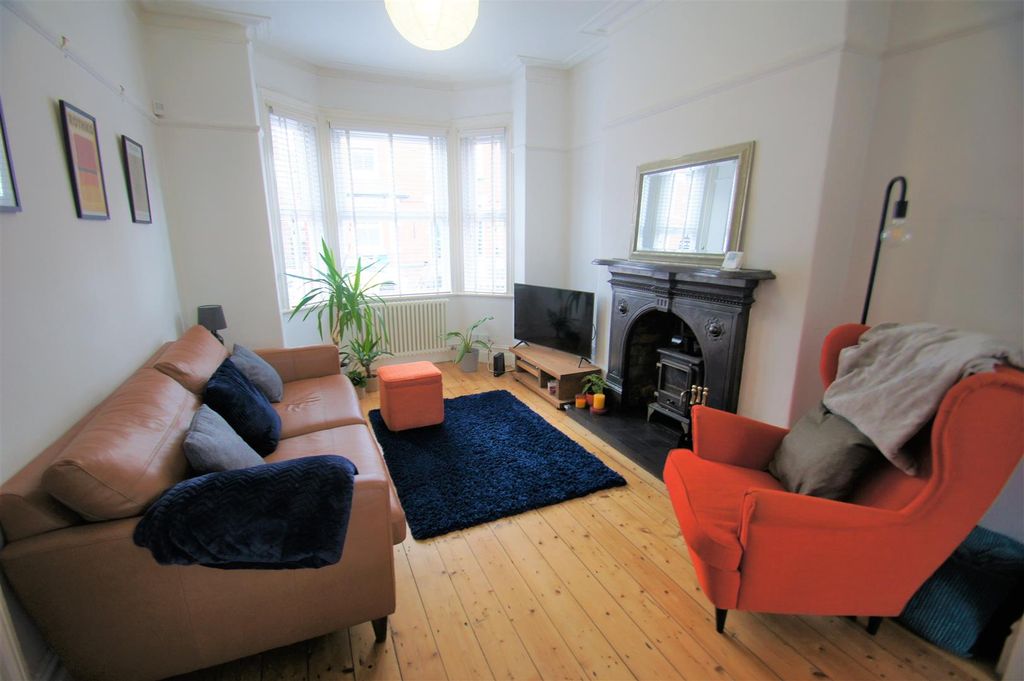 Property photo 3 of 35