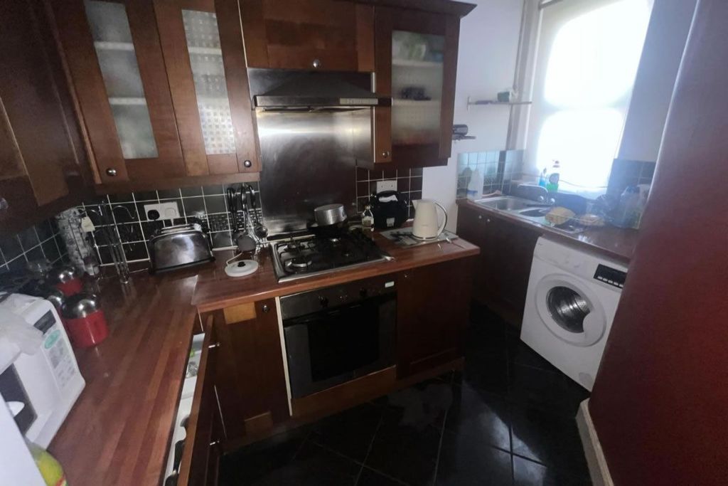 Property photo 3 of 5