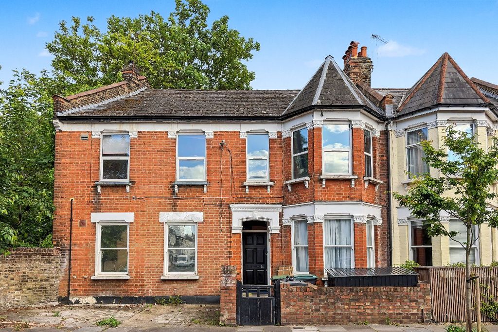 Property photo 1 of 9 2B Woodside Gardens, Tottenham, London N17 6Uy