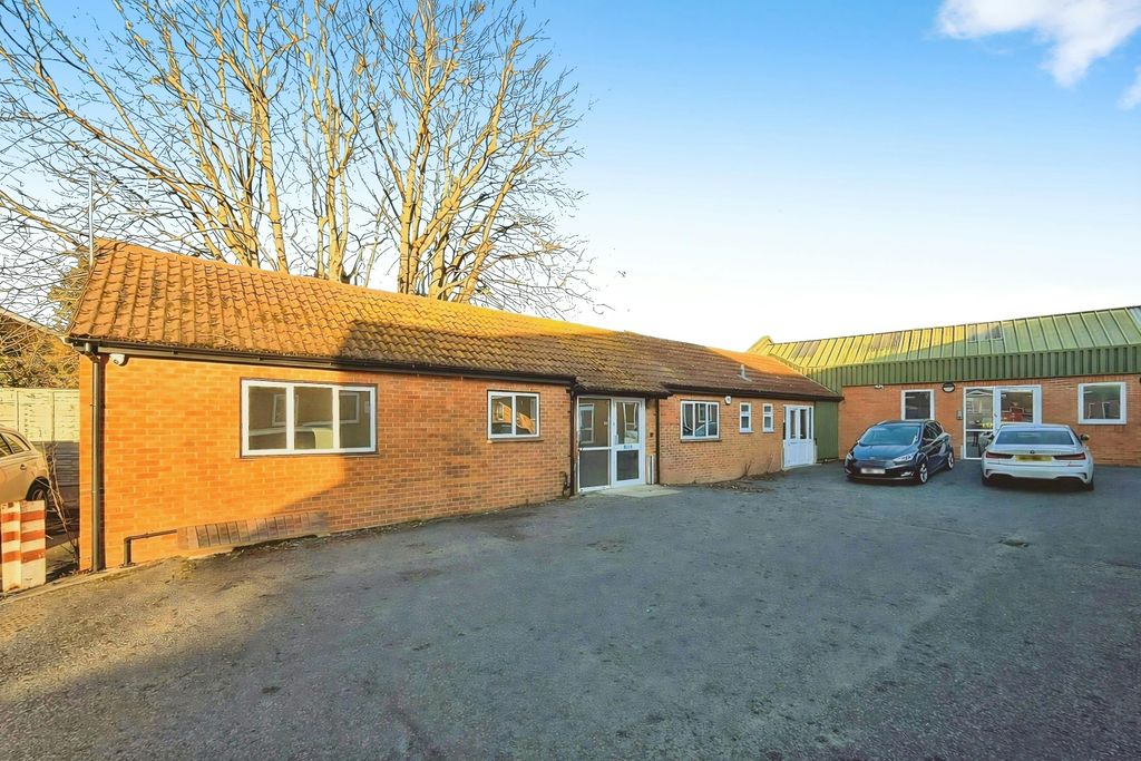 Property photo 1 of 5 43A1cd50--188E8c37-6c09A01A-B751-4759-80F8-ba8631A2Ace7.Jpg