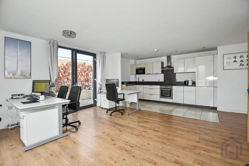 Property photo 3 of 16