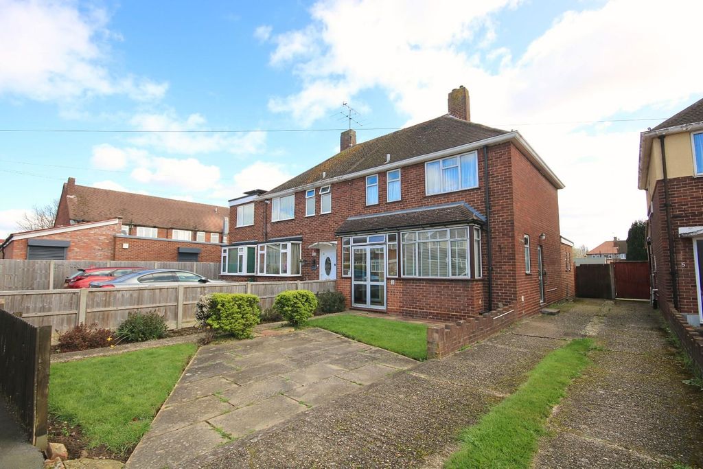 Property photo 1 of 17 Front (32).Jpg