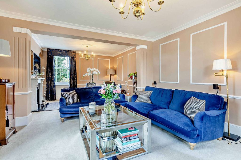 Property photo 3 of 26 Sitting Room