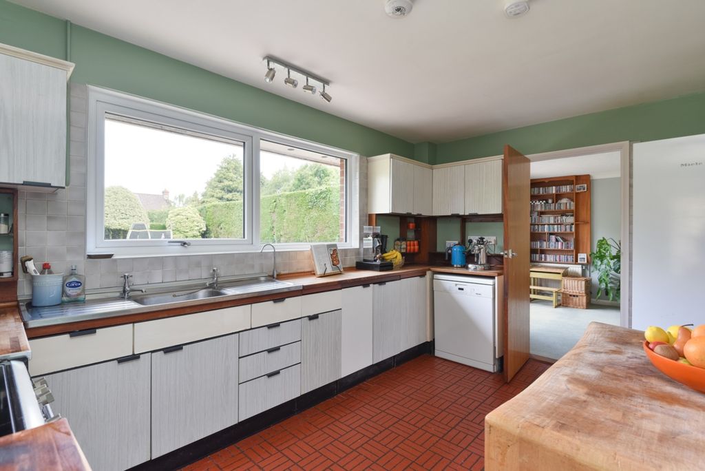 Property photo 2 of 30 3956564