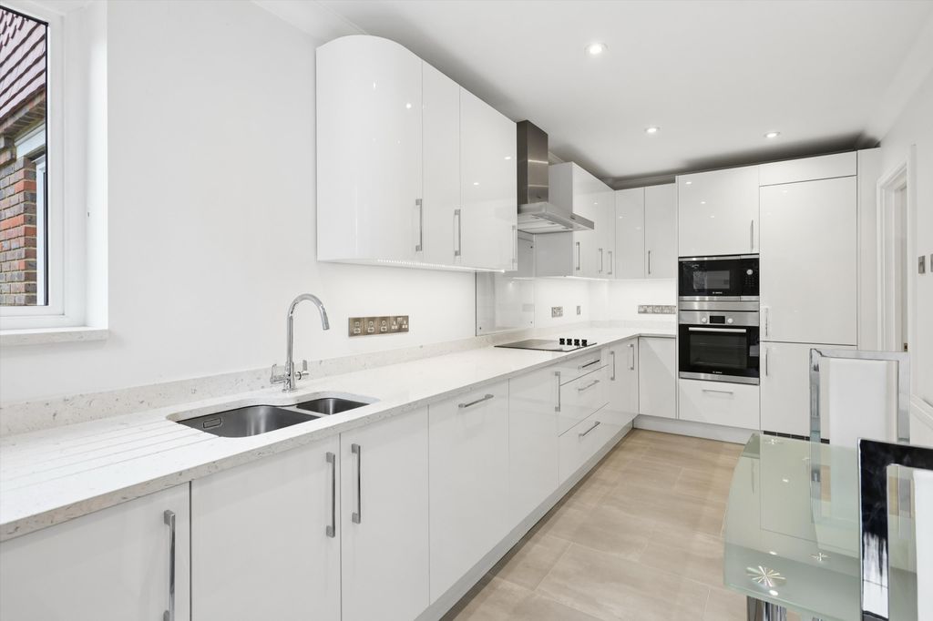 Property photo 2 of 12 Image