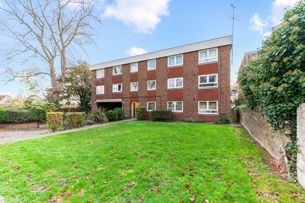 Property photo 2 of 20