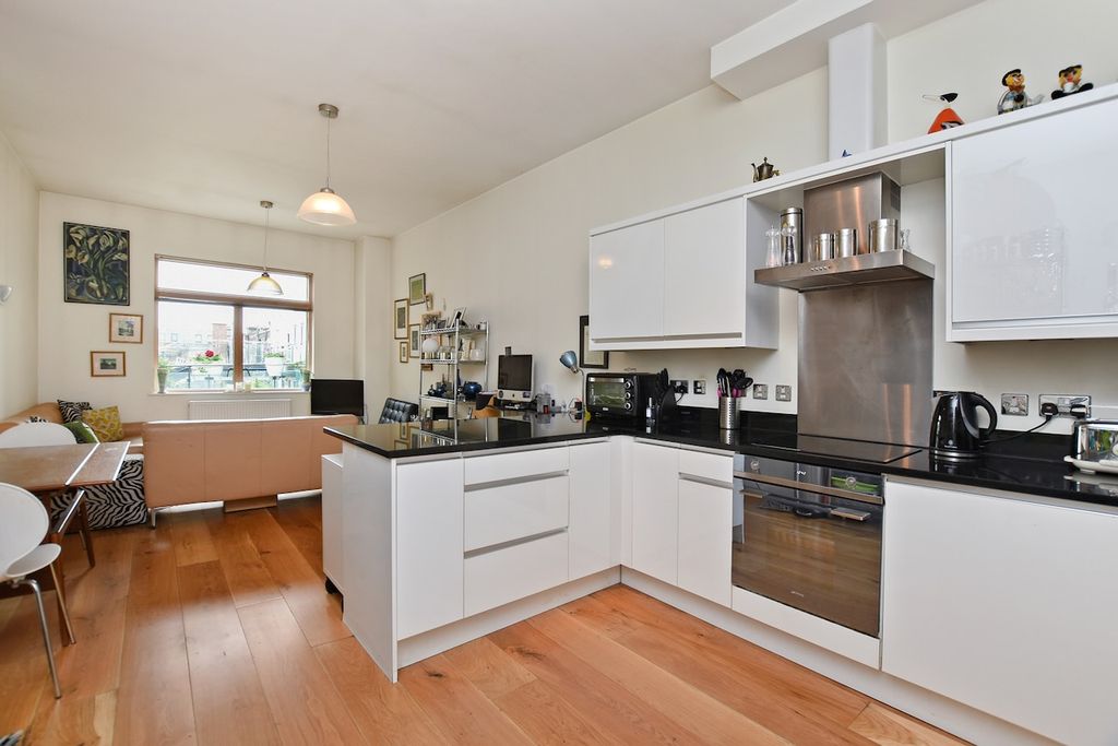 Property photo 1 of 9 Rhgcwh - 26 Kingsgate House, Nw6 - Kitchen