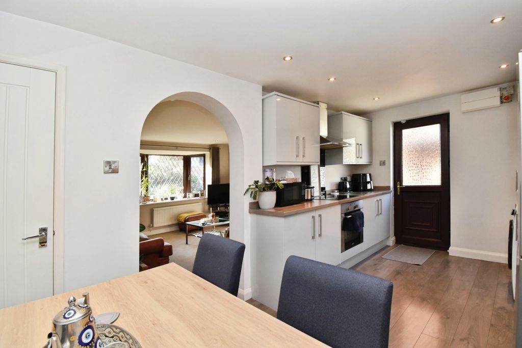 Property photo 2 of 12 Kitchen & Diner