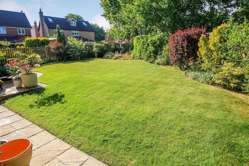 Property photo 2 of 19 Rear Garden