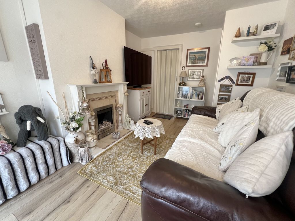 Property photo 2 of 11