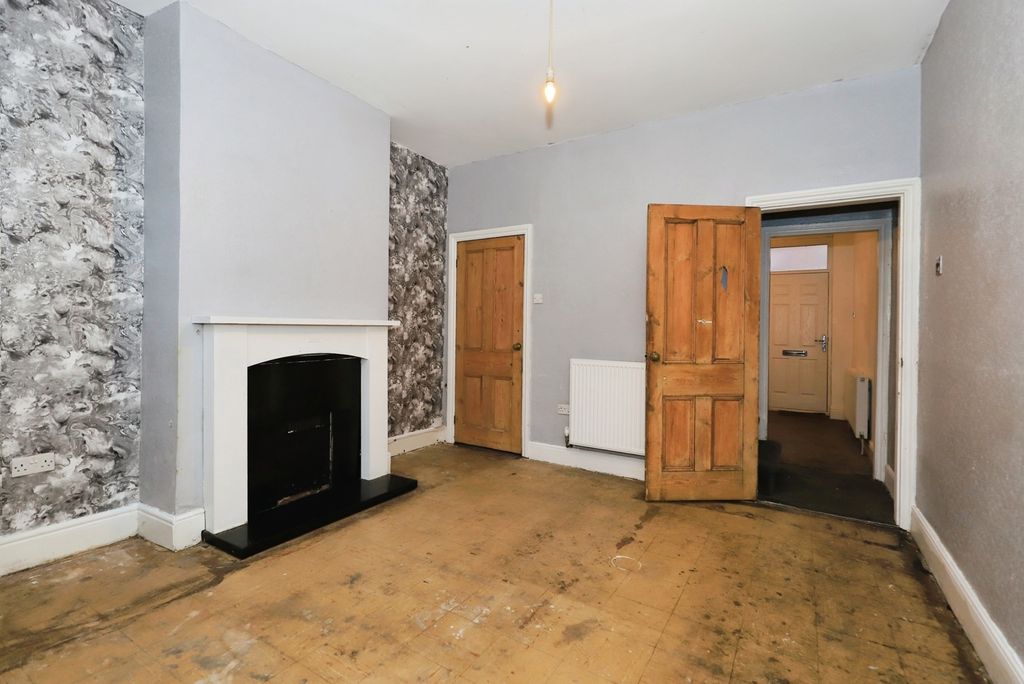 Property photo 2 of 19 Pbox-Img.Jpg