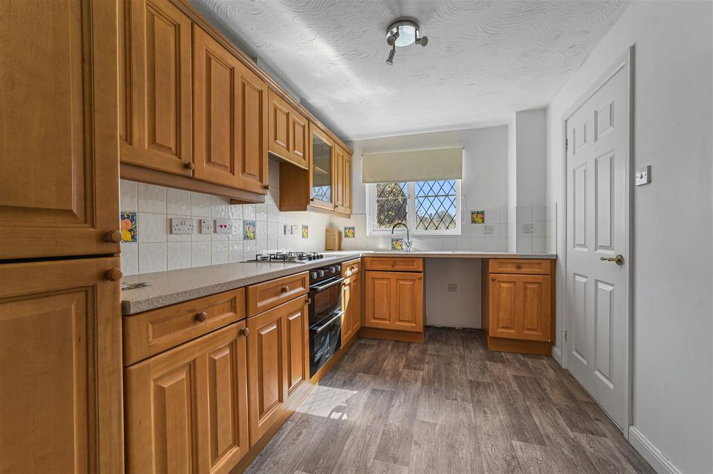 Property photo 3 of 21 Kitchen