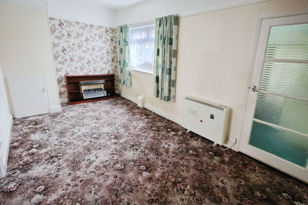 Property photo 3 of 10 Pbox-Img.Jpg