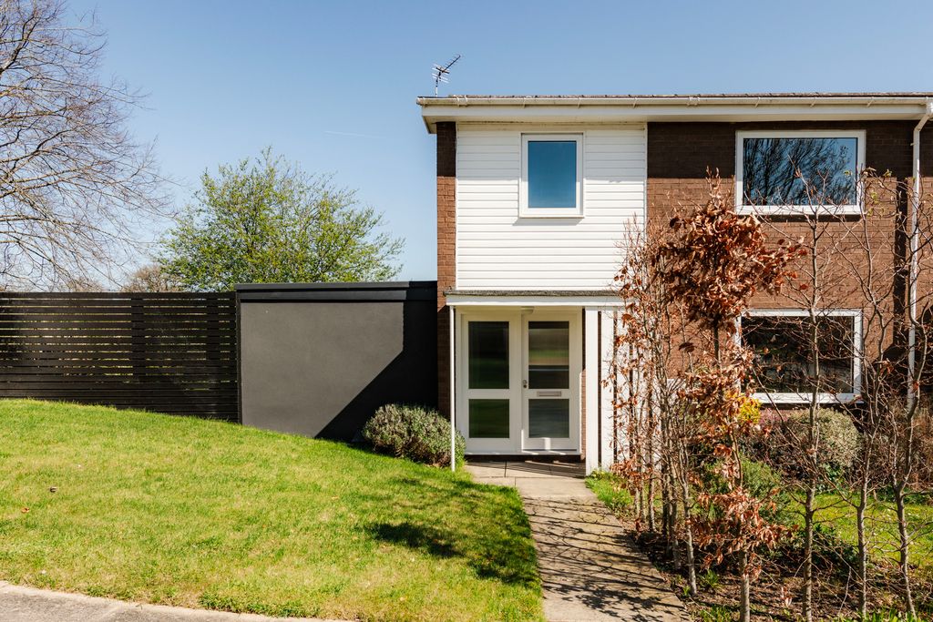 Property photo 2 of 30 336887 - 47 Pannal Green 46.Jpg