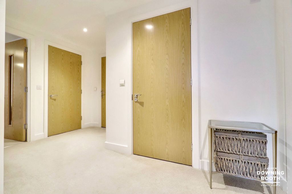 Property photo 3 of 25