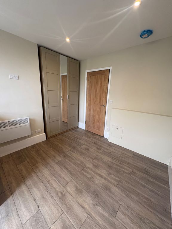 Property photo 3 of 3 3, 8 Belmont