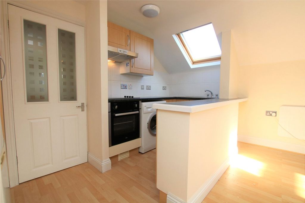 Property photo 3 of 9 Kitchen