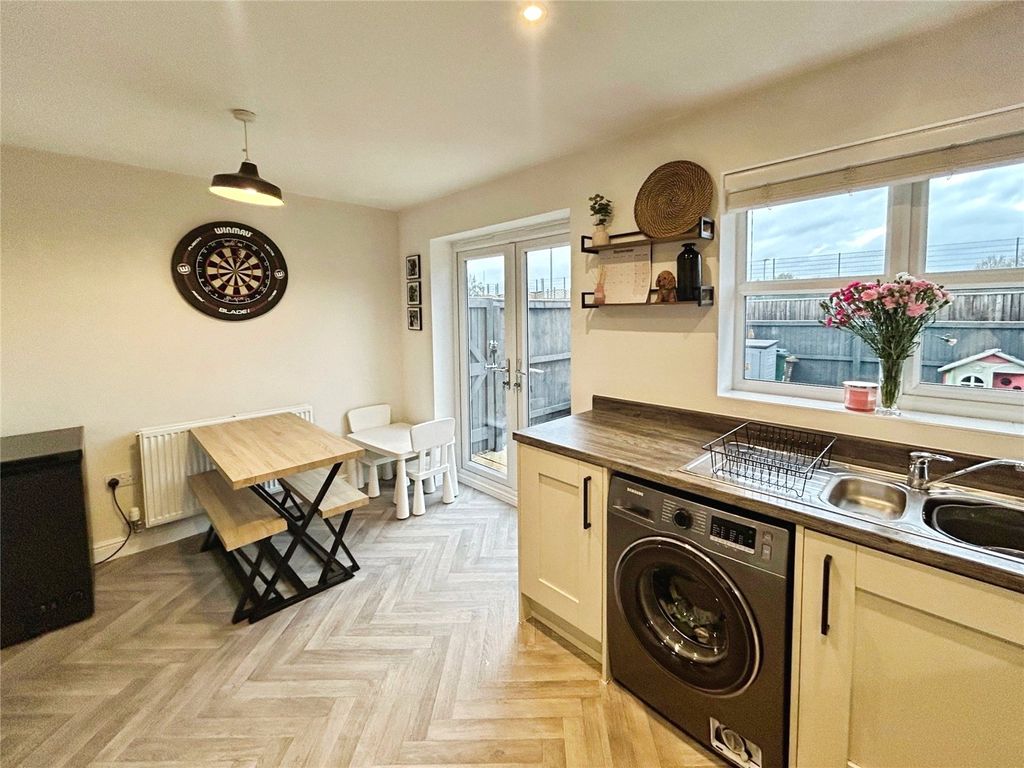 Property photo 3 of 17 Kitchen/Dining Room