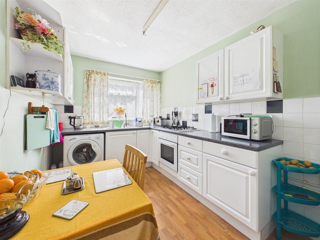 Property photo 3 of 7