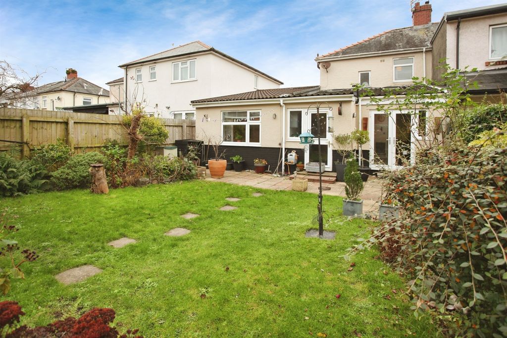 Property photo 2 of 17