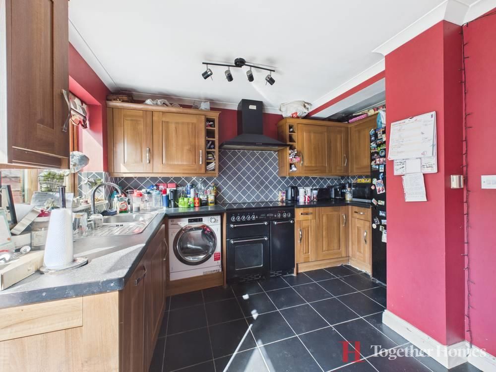 Property photo 3 of 15 Kitchen