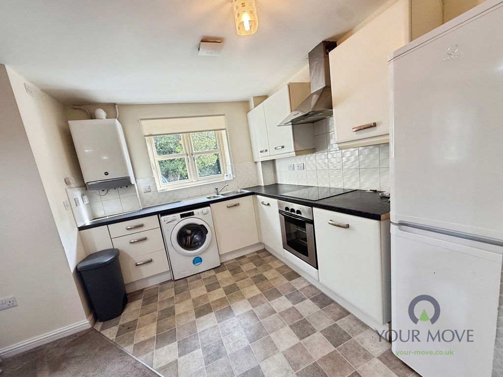 Property photo 2 of 6 Kitchen