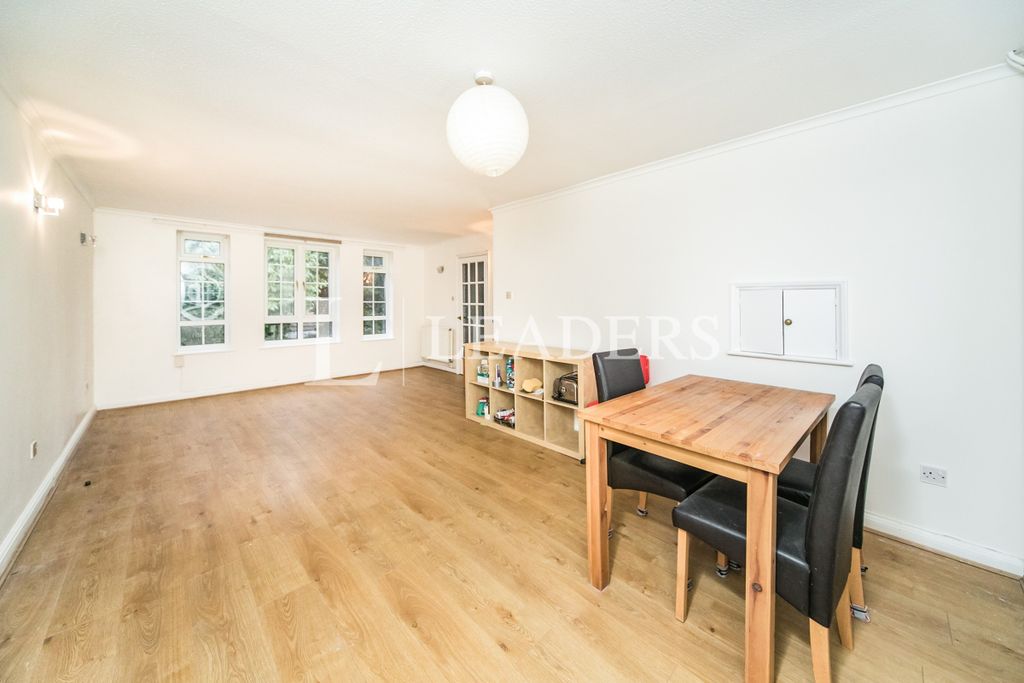 Property photo 2 of 8 Ad847065-22d6-4373-9
