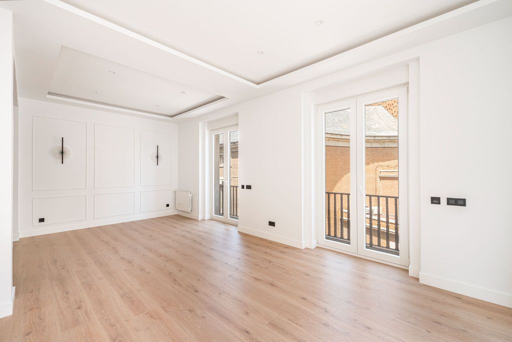 Property photo 1 of 53