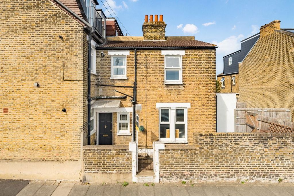 Property photo 1 of 5