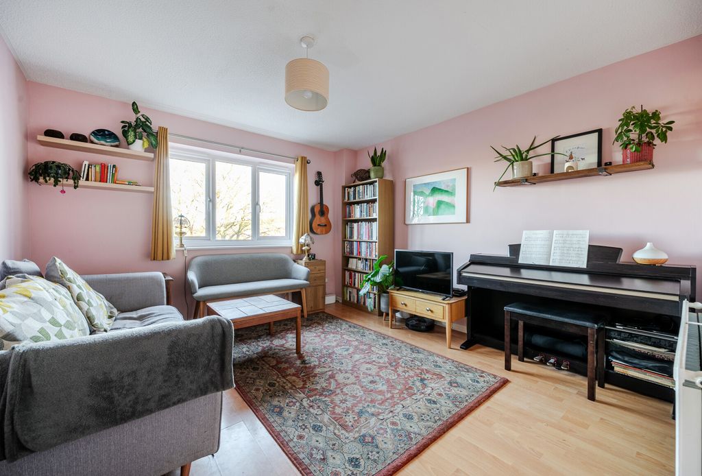 Property photo 2 of 20 1395153-11-695Bea...