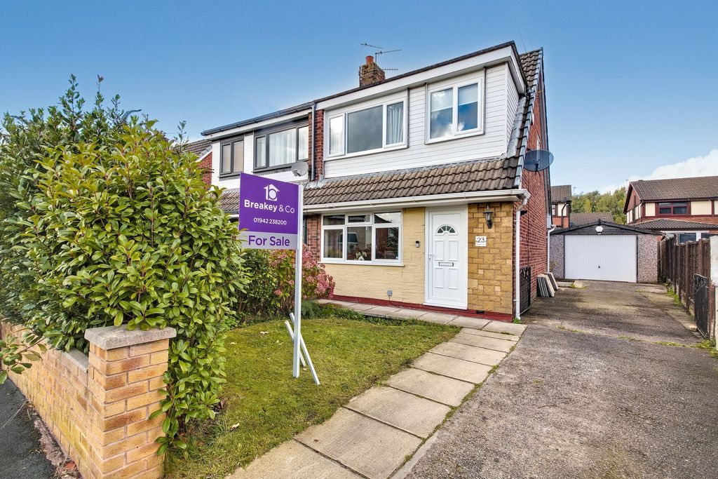 Property photo 1 of 23