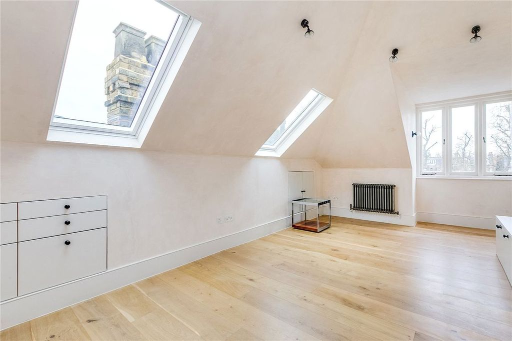 Property photo 3 of 6
