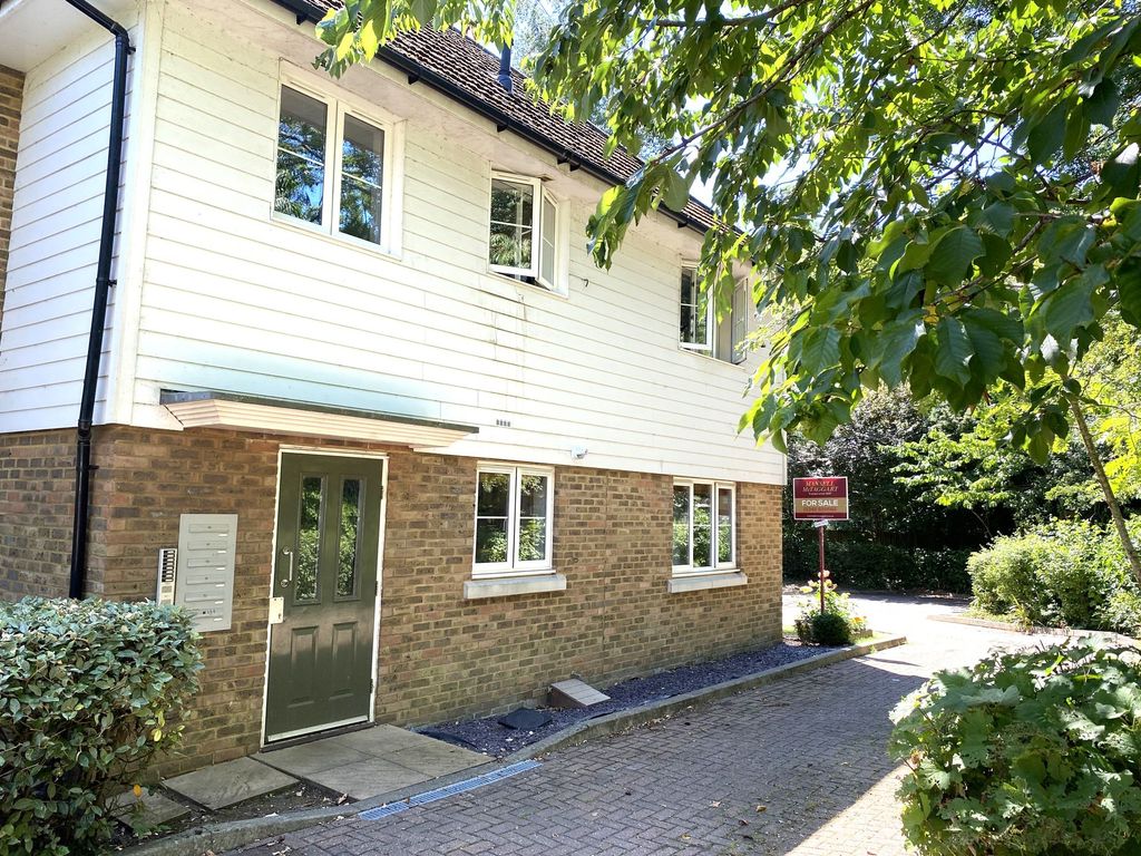 Additional image 13 of 2 bed flat for saleAlbion Way, Edenbridge TN8