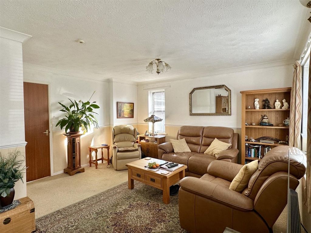 Property photo 2 of 24