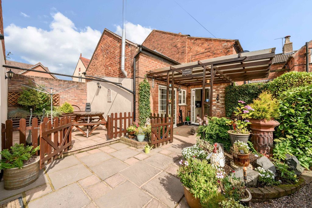 Property photo 1 of 18