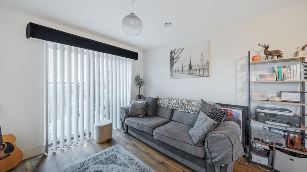 Property photo 2 of 18